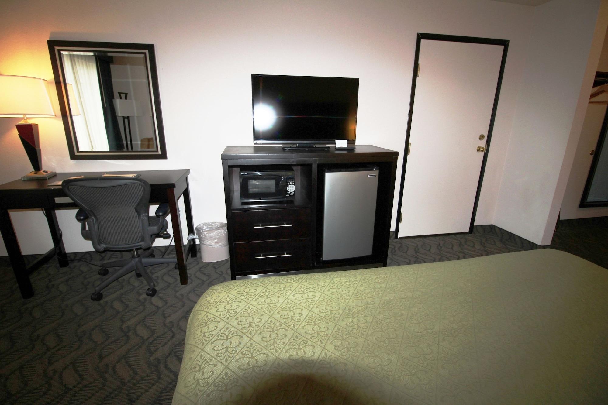 Quality Inn & Suites Airport West Salt Lake City Bagian luar foto