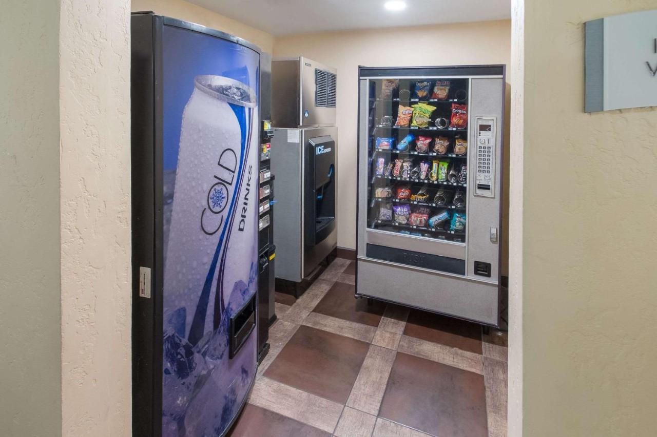 Quality Inn & Suites Airport West Salt Lake City Bagian luar foto