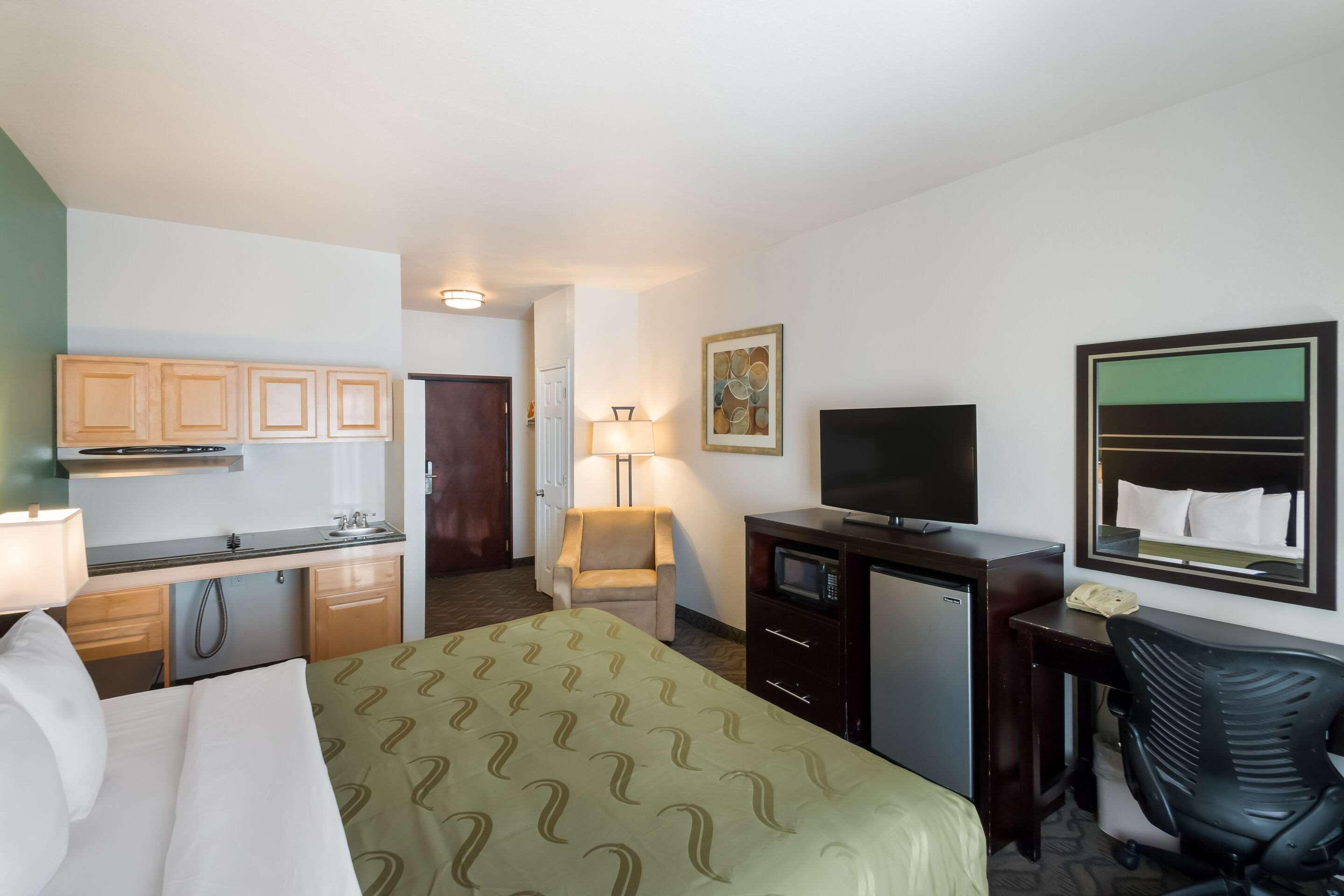 Quality Inn & Suites Airport West Salt Lake City Bagian luar foto