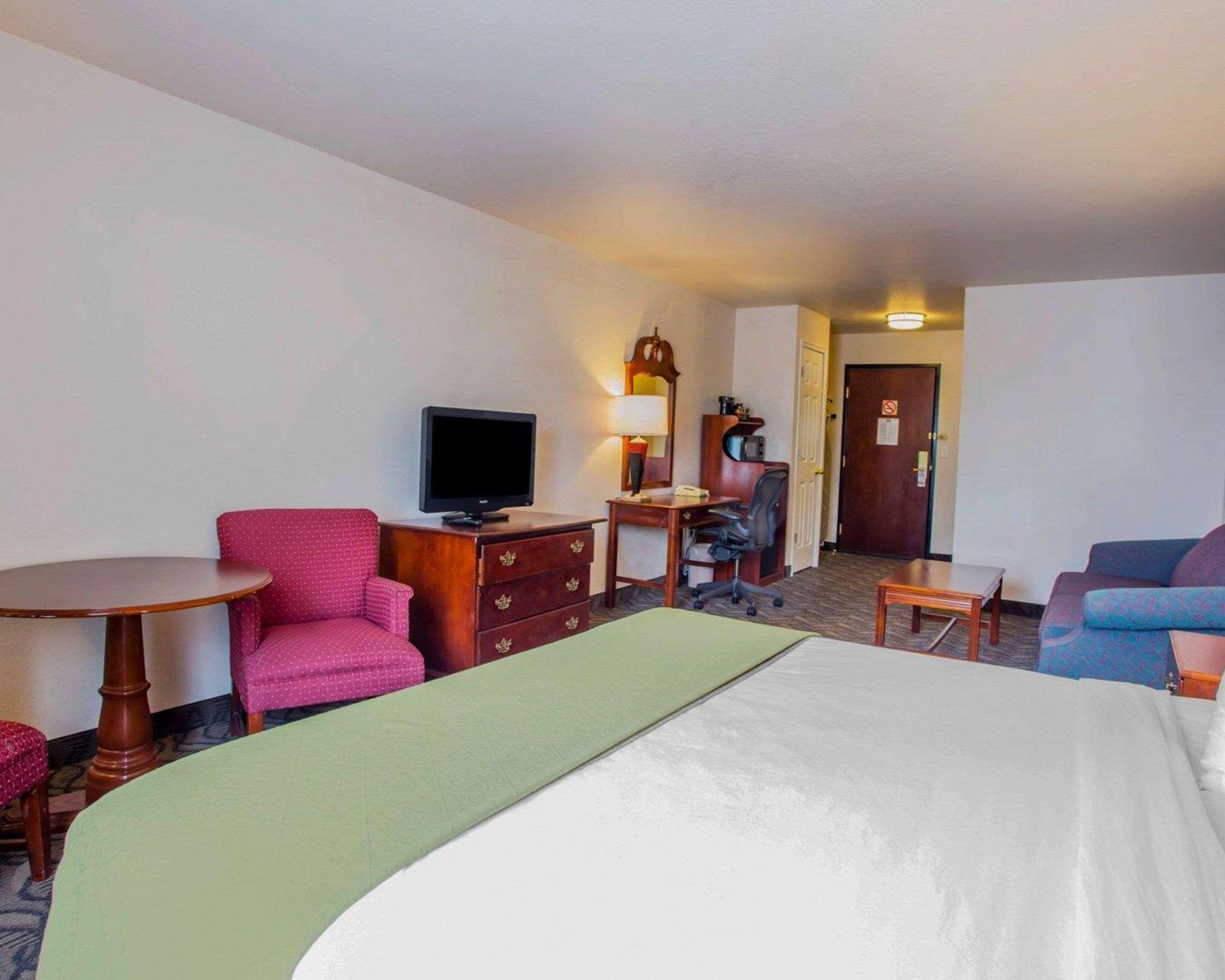 Quality Inn & Suites Airport West Salt Lake City Bagian luar foto