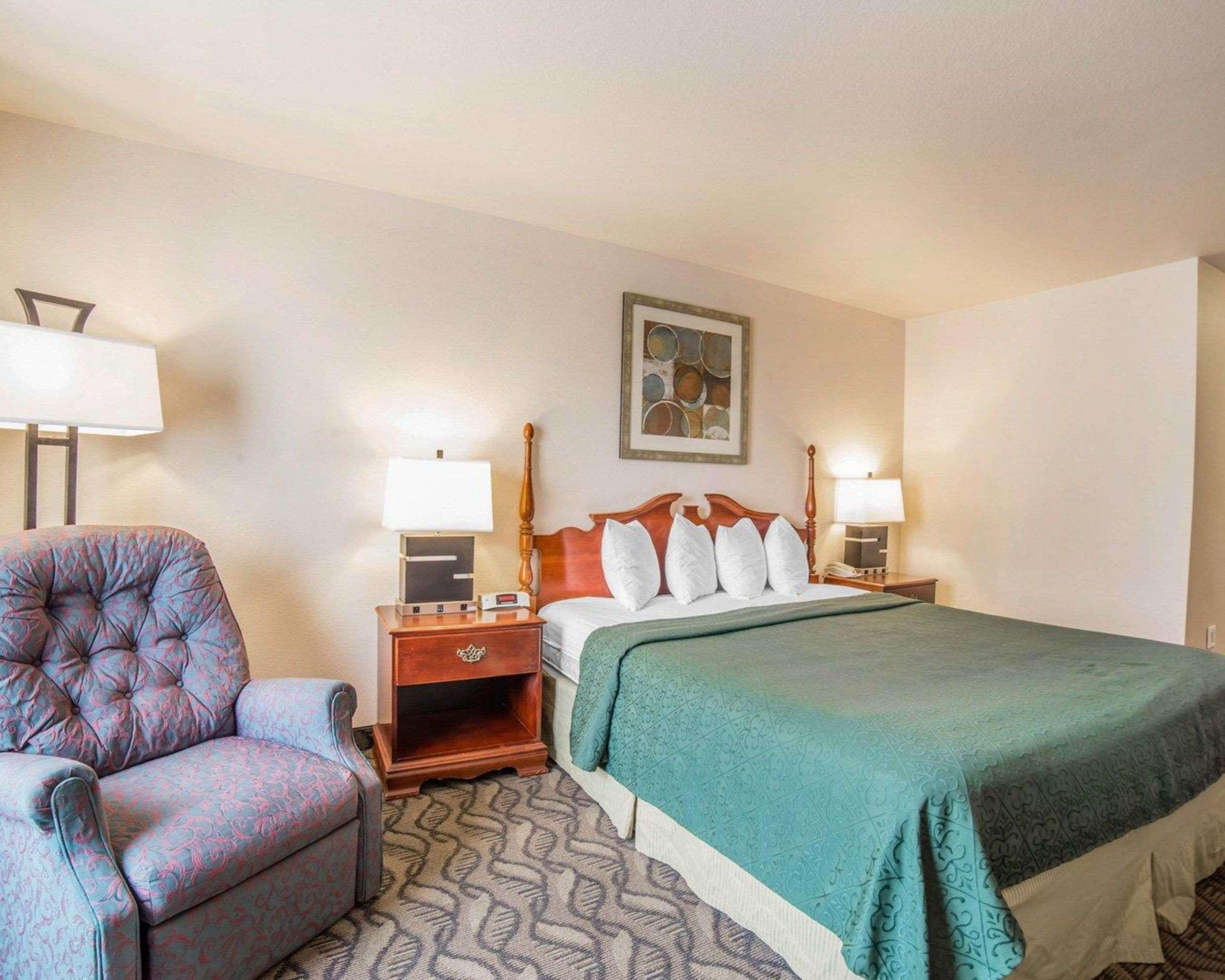 Quality Inn & Suites Airport West Salt Lake City Bagian luar foto